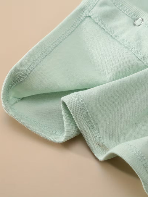 8-Piece Avocado Baby Set – Soft, Adorable & Complete Outfit Bundle